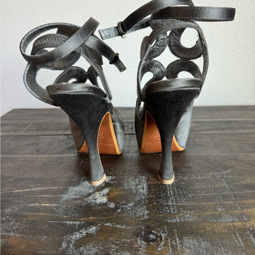 Leon Max Satin Heels - Size 8 - Picture 6 of 14